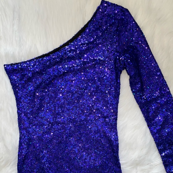Sequin One Shoulder Night Dress With Slit - Picture 5 of 5